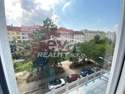 Prodej cihlového bytu 2+KK, OV, 54,3 m2, sklep 6m2, Praha 8 - Libeň. - Fotka 12