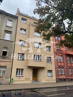 Prodej bytu 1kk 32,4m2 v 1.p, Petrohradská ul., Praha 10 Vršovice - Fotka 10
