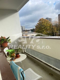 Prodej panelového bytu 1KK/L, 38m2 po rekonstrukci, Hradec Králové  - ul. Hrubínova - Fotka 1