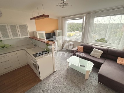 Pronájem bytu 2kk 41,5m2 s lodžií 2m2, Urbánkova, Praha - Modřany - Fotka 1