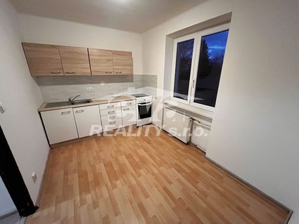 Pronájem bytu 2+1 46m2 v ul. Matěje Červenky, Čelákovice - Fotka 9