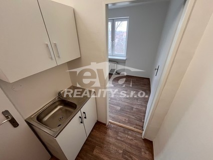 Pronájem bytu 1+0, 15m, Čelákovice ul. Matěje Červenky - Fotka 8