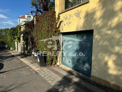 Pronájem samostatné garáže, 18m2, Praha 8 - ul. Pod Labuťkou - Fotka 2