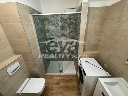 Nabízíme pronájem bytu 1kk 34m2, Petrohradská ul. Praha 10 - Fotka 10