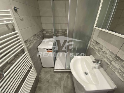 Pronájem bytu 1+1/L, po kompletní rekonstrukci, ul. B. Rejta, Louny - Fotka 2