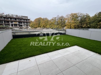 Pronájem bytu 2kk 51m2, s přezahrádkou 47m2 - Fotka 1